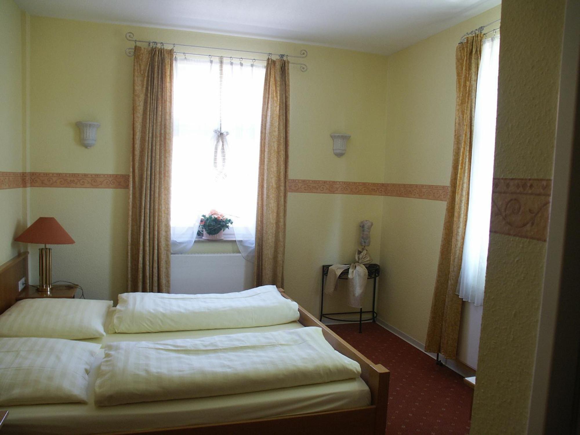 Restaurant Orakel Hotel Oberstenfeld Екстериор снимка