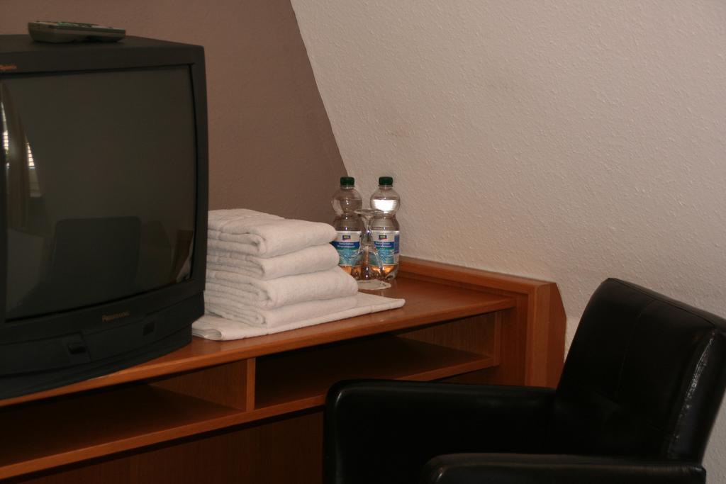 Restaurant Orakel Hotel Oberstenfeld Стая снимка